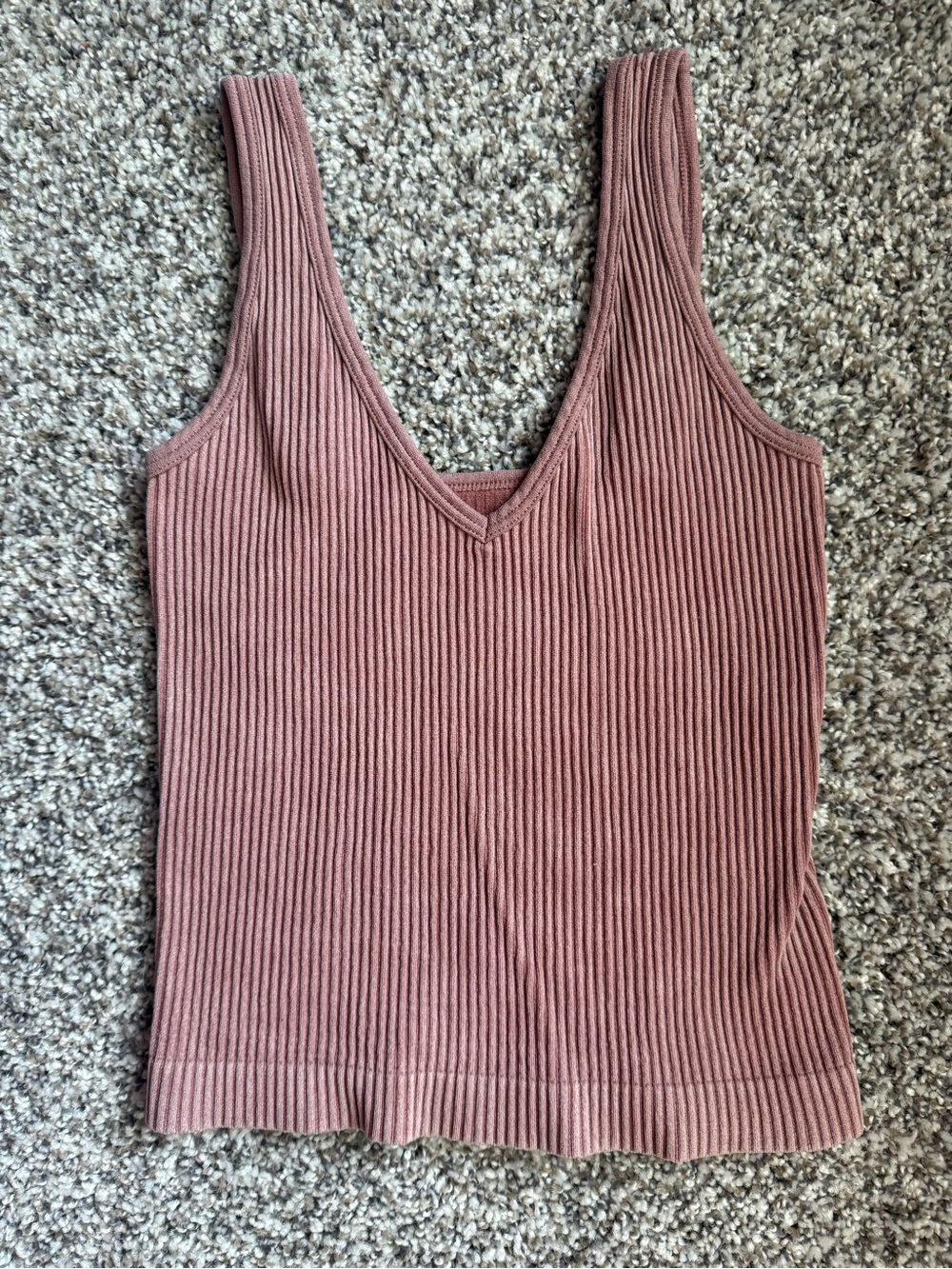 Aura Ribbed V‑Neck Tank Top - Mauve Pink